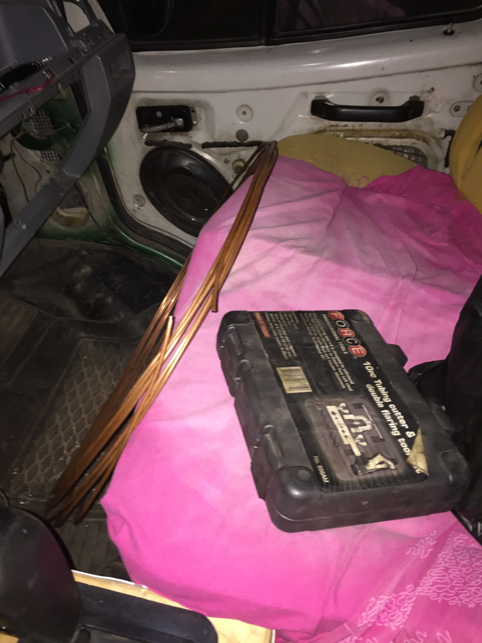 Лопнула тормозная трубка! — ГАЗ 31105, 2,3 л, 2006 года | поломка | DRIVE2