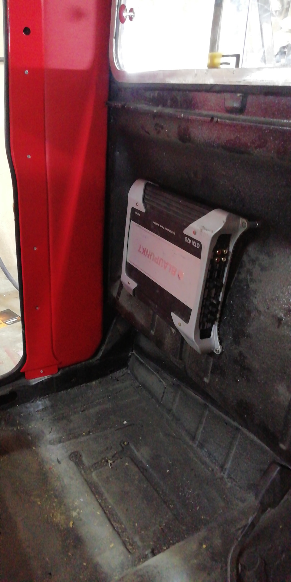 4х канальный усилитель — ИЖ 2715, 1,5 л, 1994 года | автозвук | DRIVE2