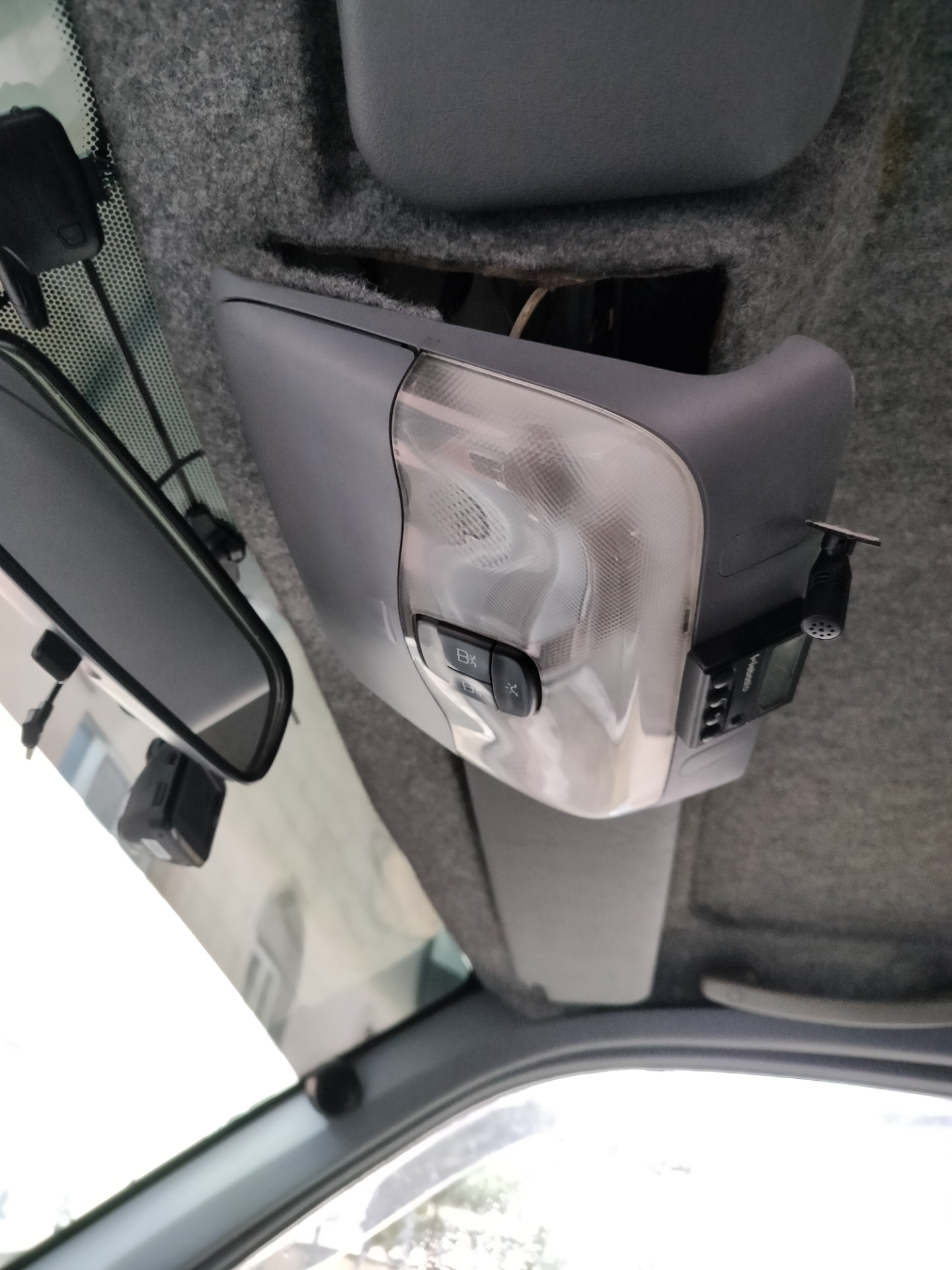 Фиксатор очечника! — Mercedes-Benz Vito (1G), 2,2 л, 1999 года ...