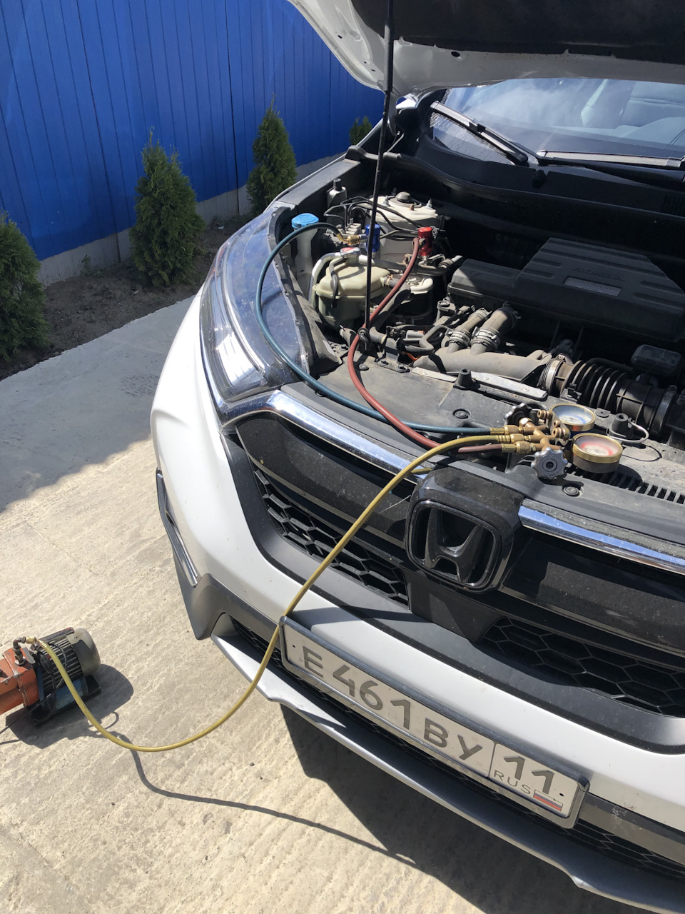 Заправочные штуцера кондиционера хонда срв рд1. Honda crv фреон. Honda crv фреон. Заправка кондиционера хонда цивик 4д. Хонда цивик 5д количество фреона.