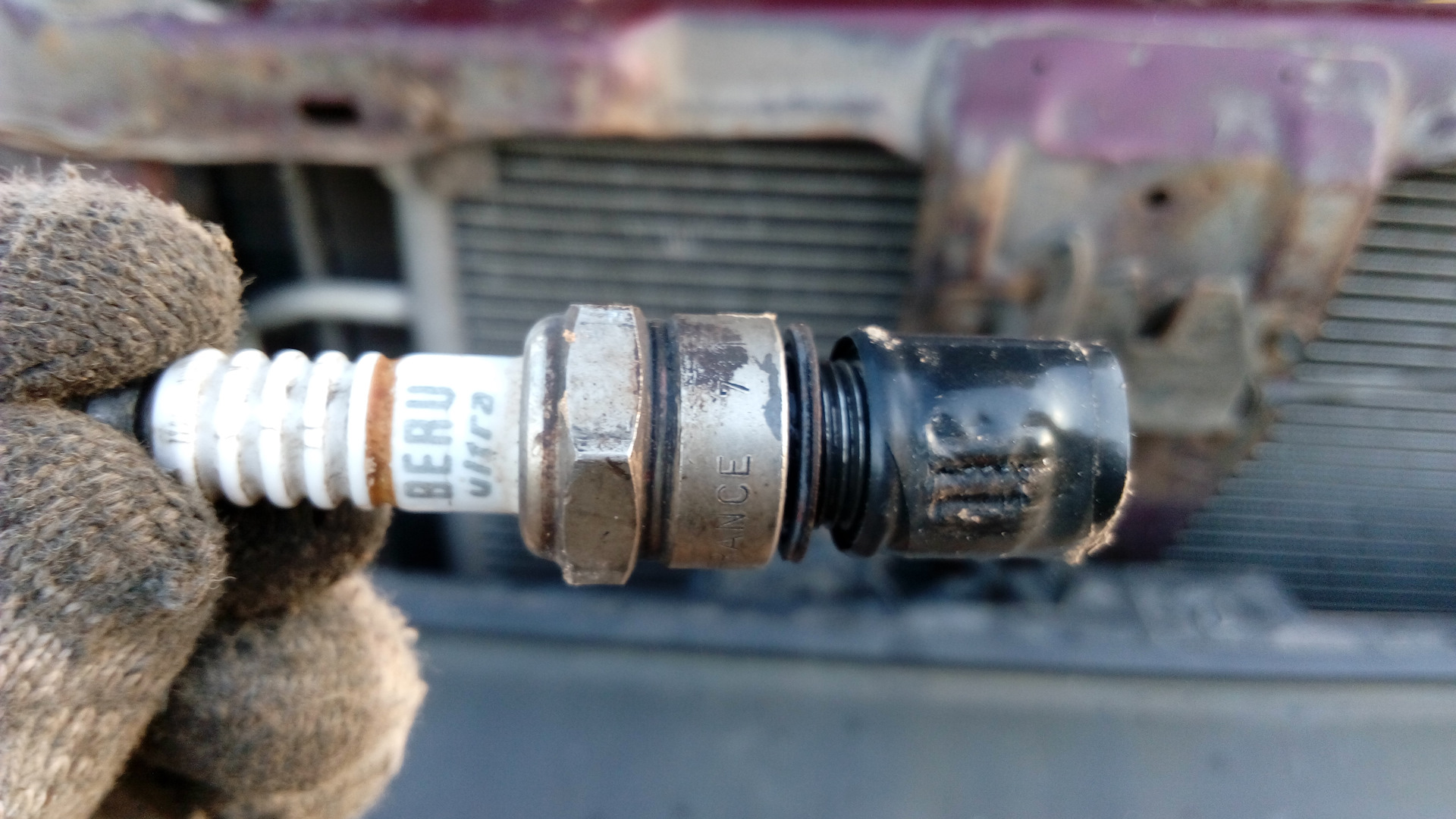 Как открутить свечи зажигания если они прикипели Свечи зажигания NGK BPR6ES-11 № 13 - Chevrolet Lanos, 1,5 л, 2007 года своими ру
