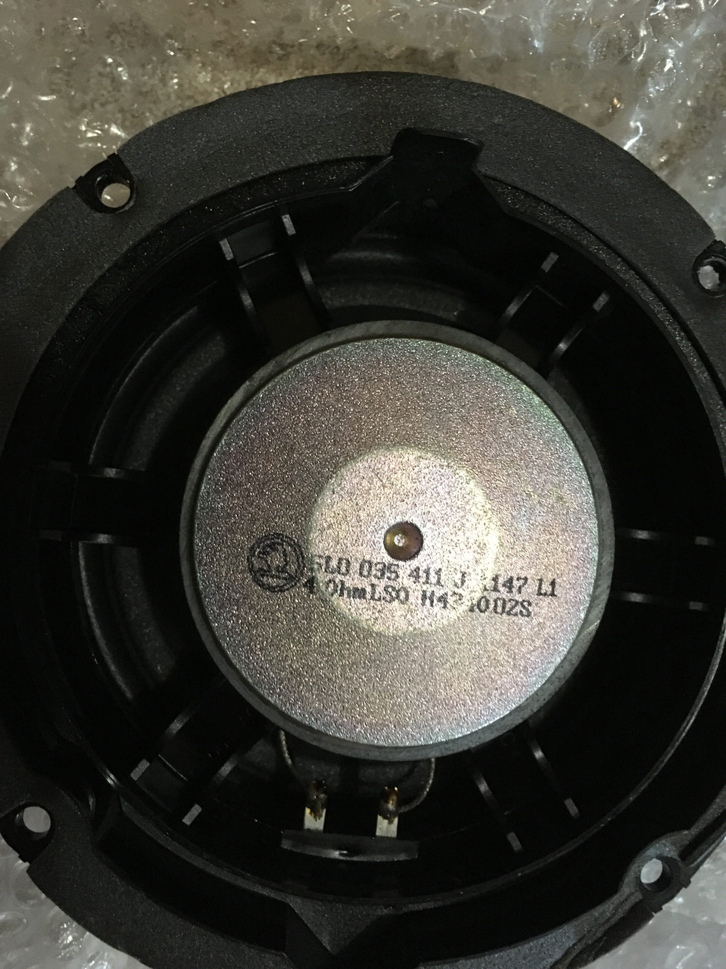 Громкоговоритель vag 443035425a. Полярность задних динамиков шкода йети. Штатная аккустика шкода актавия. Динамики шкода йети. Динамики jcb.