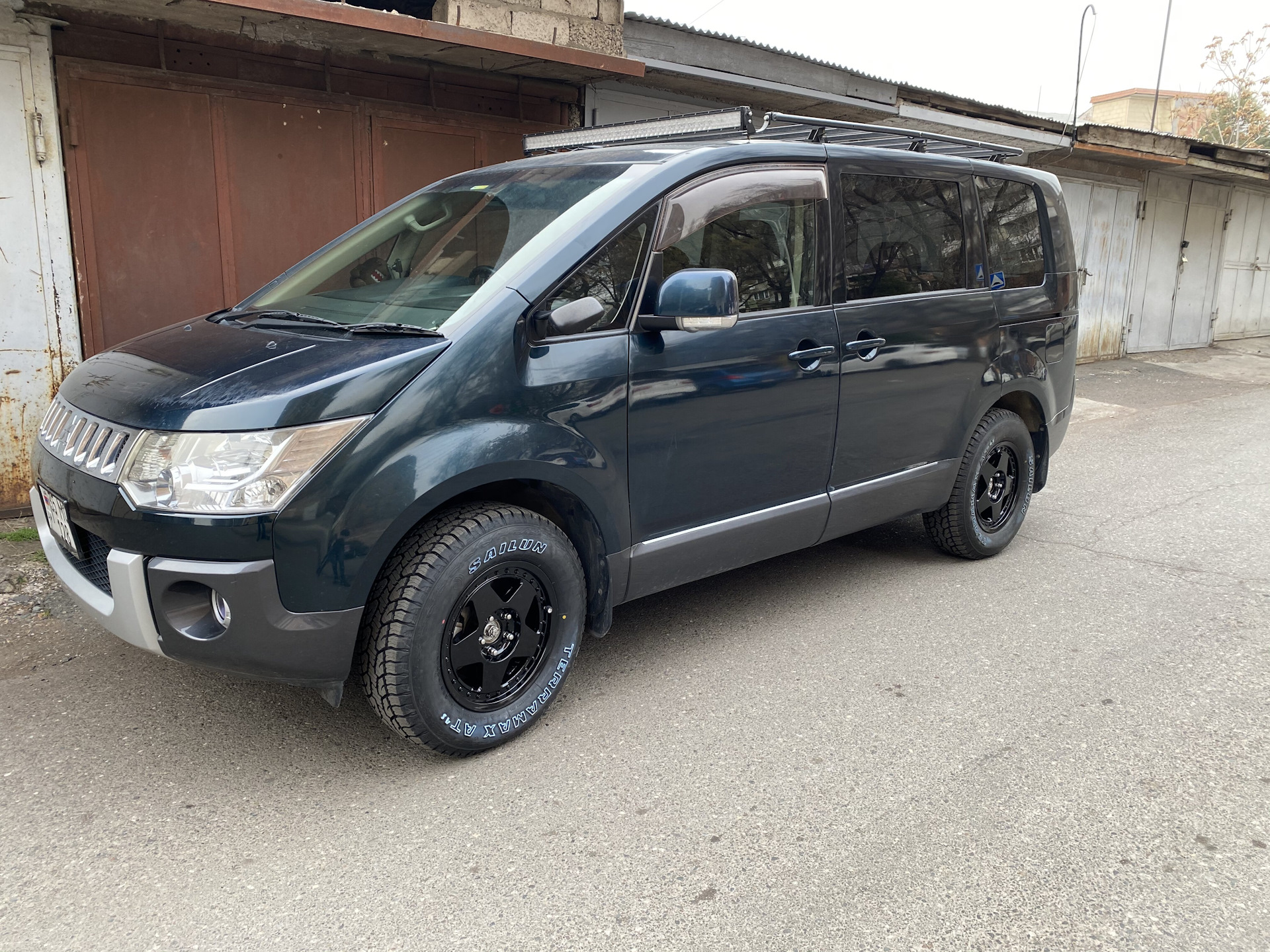 Delica 2.3. Mitsubishi Delica d5. Диски Mitsubishi Delica d5. Mitsubishi Delica d:5. Колеса Мицубиси Делика д5.