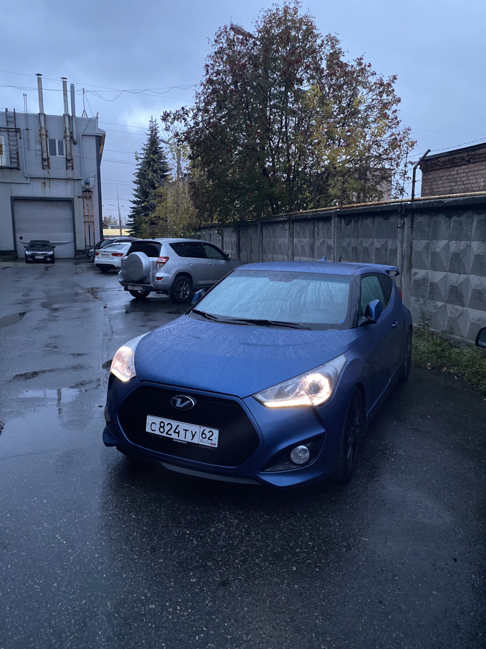 Как же красиво машины смотрятся под дождем — Hyundai Veloster (1G), 1,6 л,  2015 года | просто так | DRIVE2