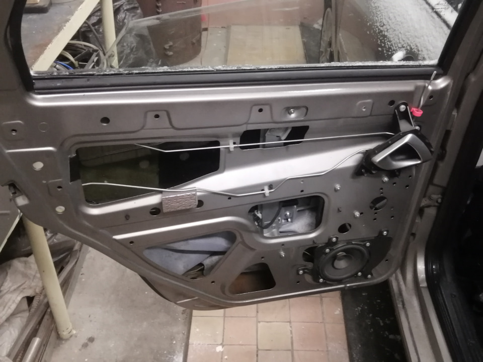 Замена внутренних бархоток заводских на тюнинговые — Lada Гранта ...