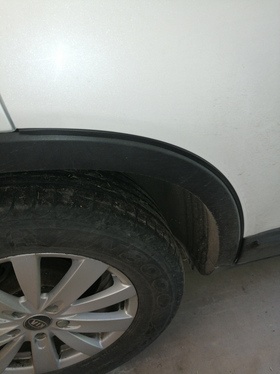 Уплотнитель двери — KIA Sorento (2G), 2,4 л, 2013 года | стайлинг | DRIVE2