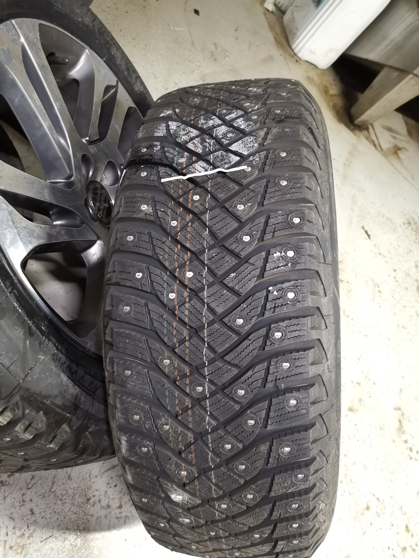 Шины goodyear ultragrip arctic 2. Goodyear ULTRAGRIP Ice Arctic 2. Goodyear ULTRAGRIP Ice Arctic. Гудиер айс Арктик фото. Goodyear ULTRAGRIP Ice Arctic фото.