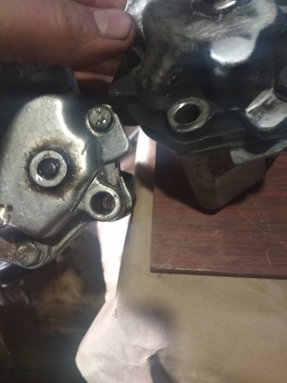 Взял за образец второй маслоприемник(из частей которого наращивался первый), сделал пропил ножовкой — Lada 2120 Надежда