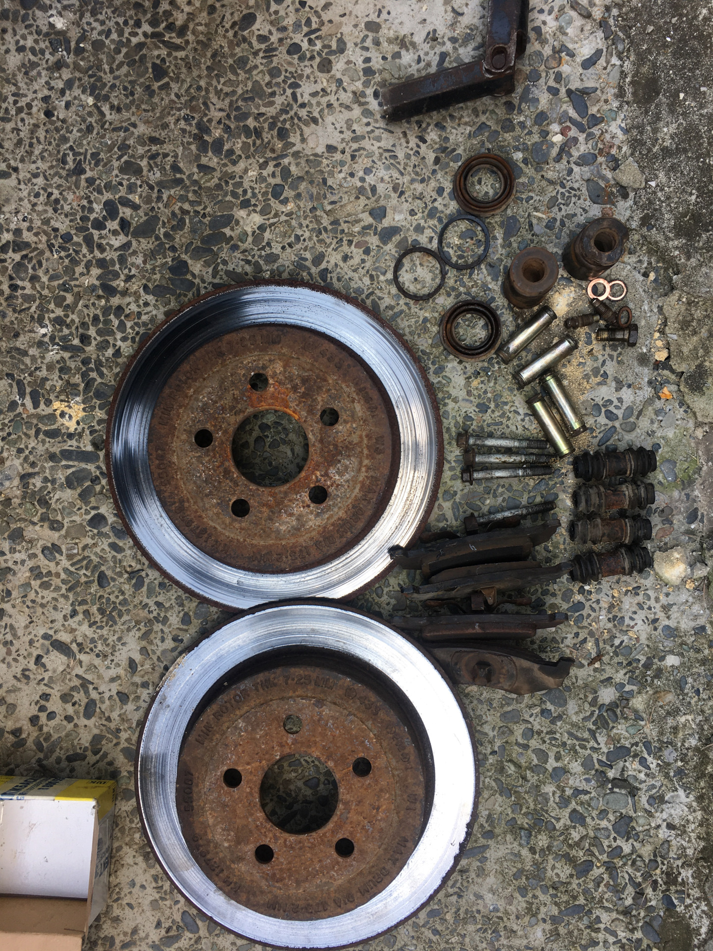 Ремонт задних тормозов — Chrysler Sebring (2G), 2,4 л, 2001 года ...