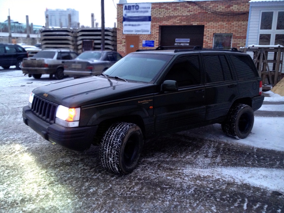 Jeep Grand Cherokee черный тонированный