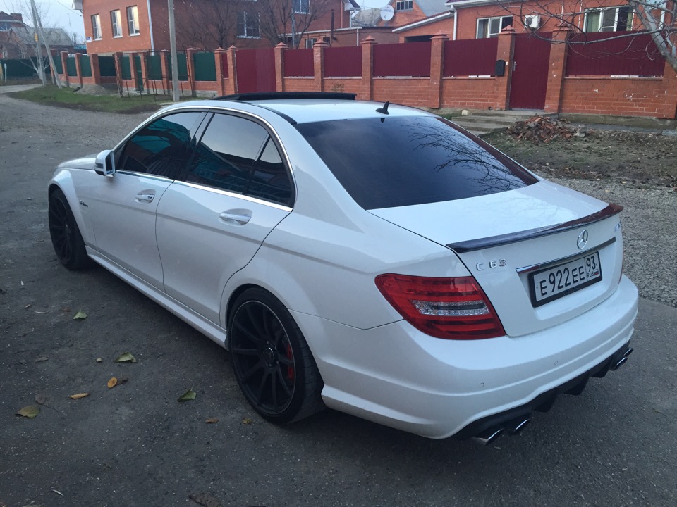 Mercedes c63s AMG drive2