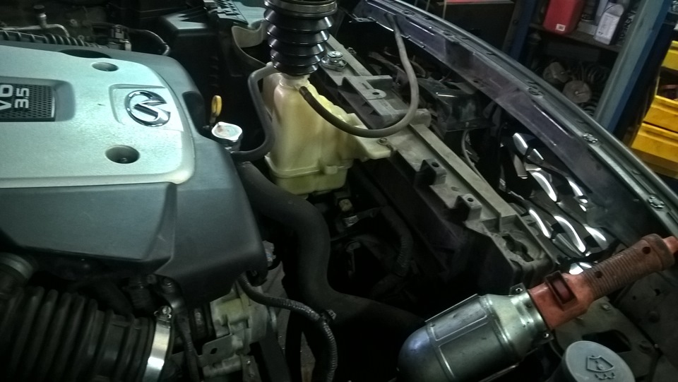 Лопнул радиатор. Часть 1. — Infiniti FX (2G), 3,5 л, 2009 года | визит ...