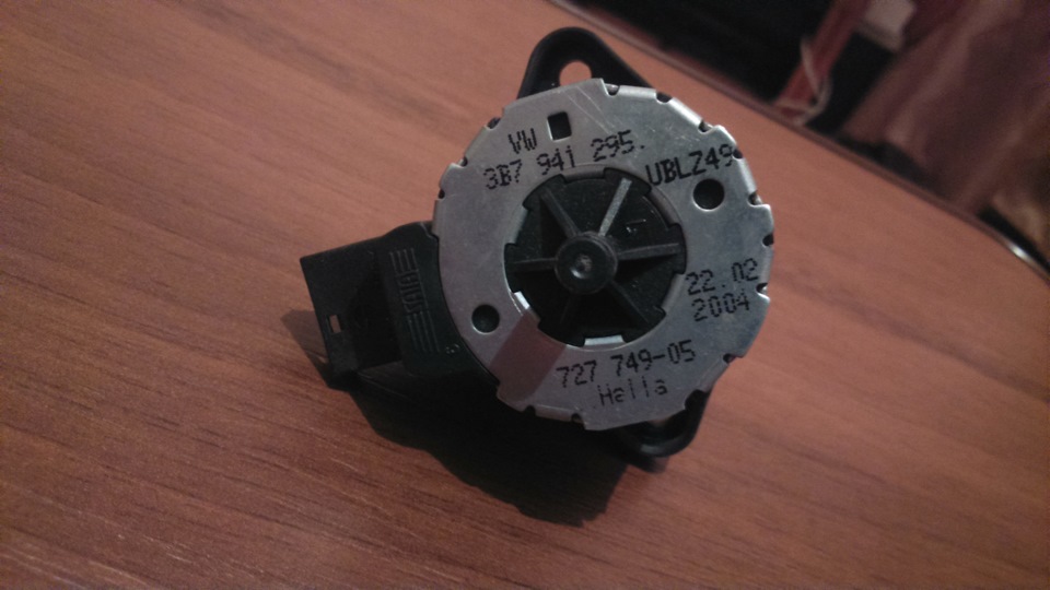 3B7941295 РЕГУЛИРОВОЧНЫЙ ЭЛЕМЕНТ, РЕГУЛИРОВКА УГЛА НАКЛОНА ФАР VAG ...