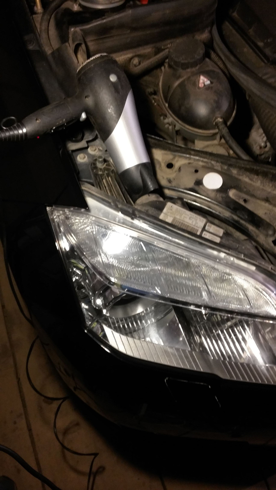 Запотевает фара GLK X204. — Mercedes-Benz GLK-Class (X204), 3,5 л, 2009 ...