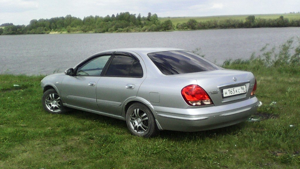 Nissan Sunny 2003 салон