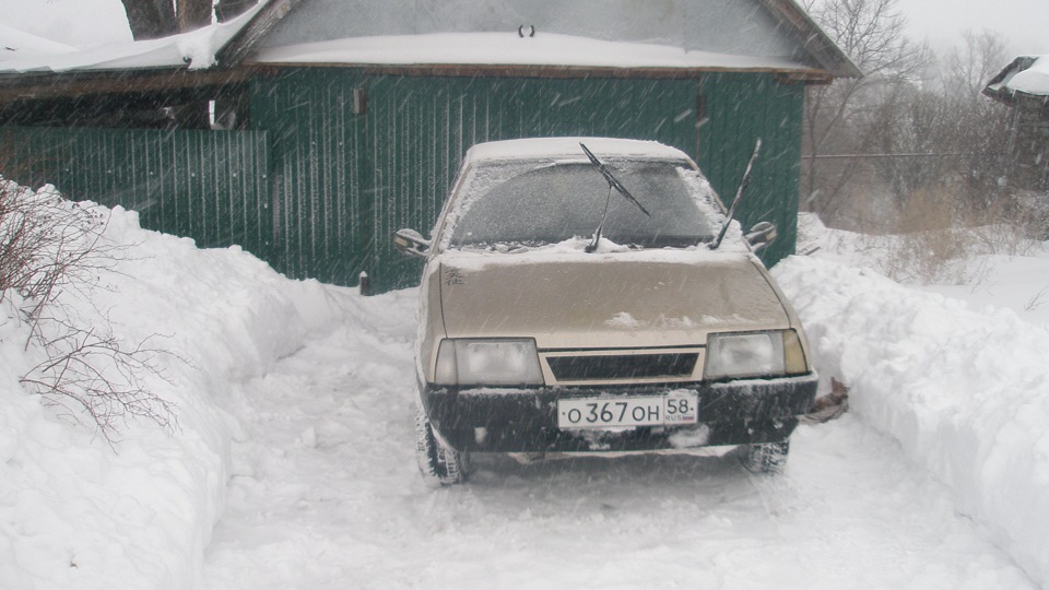 Lada 21099