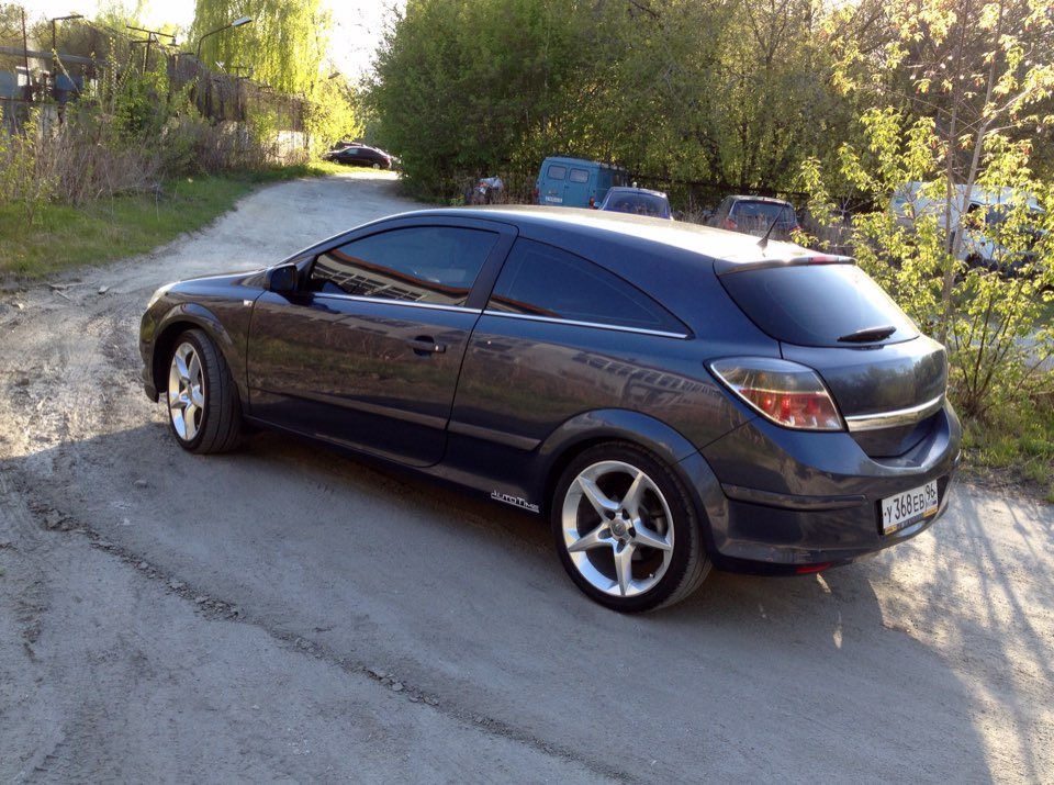 Opel Astra GTC 2008 на дисках