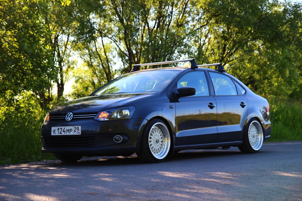 Volkswagen Polo sedan stance