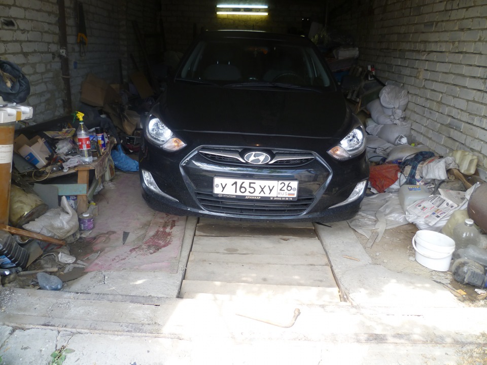 Решетка на радиатор — Hyundai Solaris Hatchback, 1,6 л, 2012 года ...