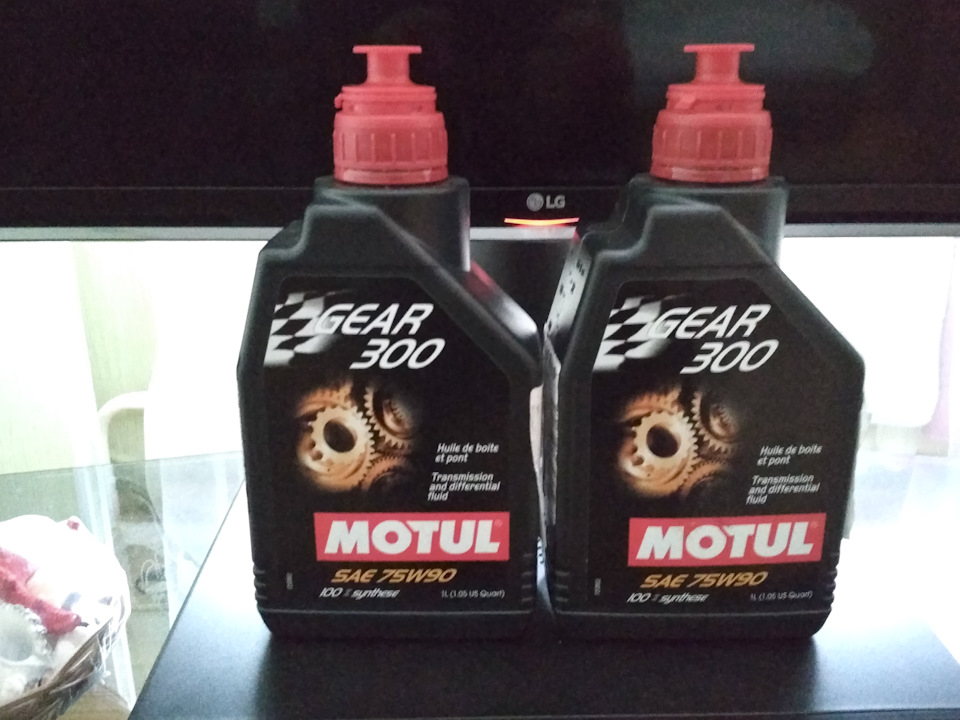 Фаворит замена масла. Motul EVO. EVO Мотул трансмиссия. EVO масла трансмиссия.