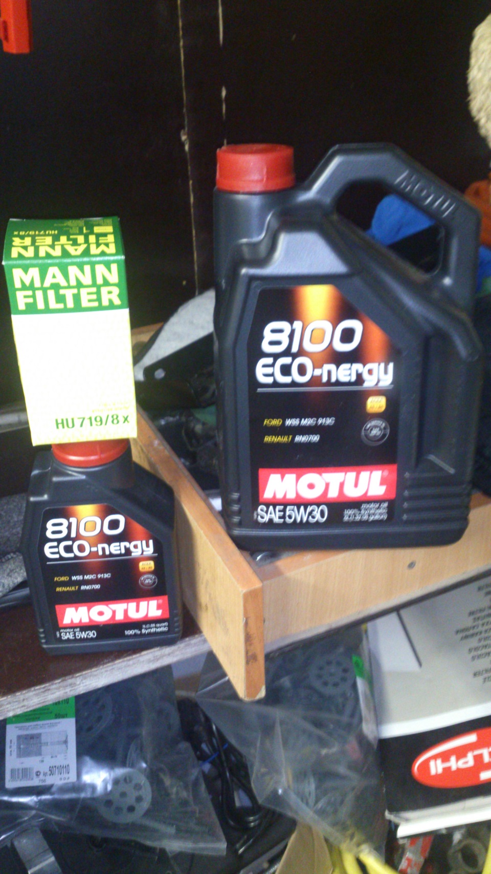 замена масла мобил 5w50 на motul 5w30 8100 eco-nergy — Volvo S40 (2G ...