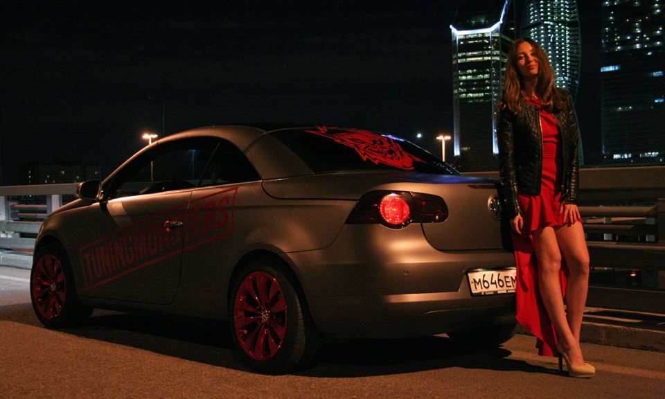 Москва ночная с девушкой. Dosugmap девушки. Ночные девушки. Что такое декольте у женщин. Красный лансер девушка.