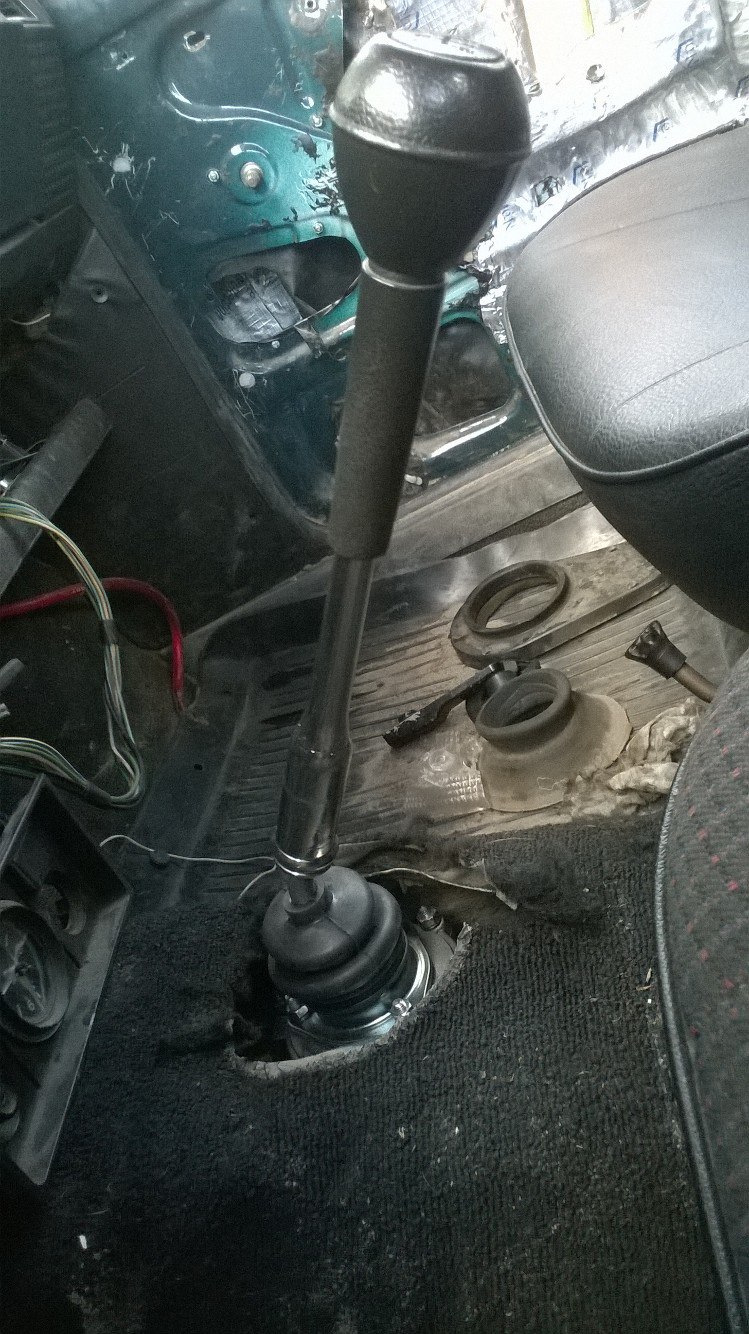 Рычаг кпп на классике. Удлиненная ручка кпп на ваз 2107. Железная рукоятка кпп на классику. Рычаг кпп на классике. Кулиса короткоходная 2110.