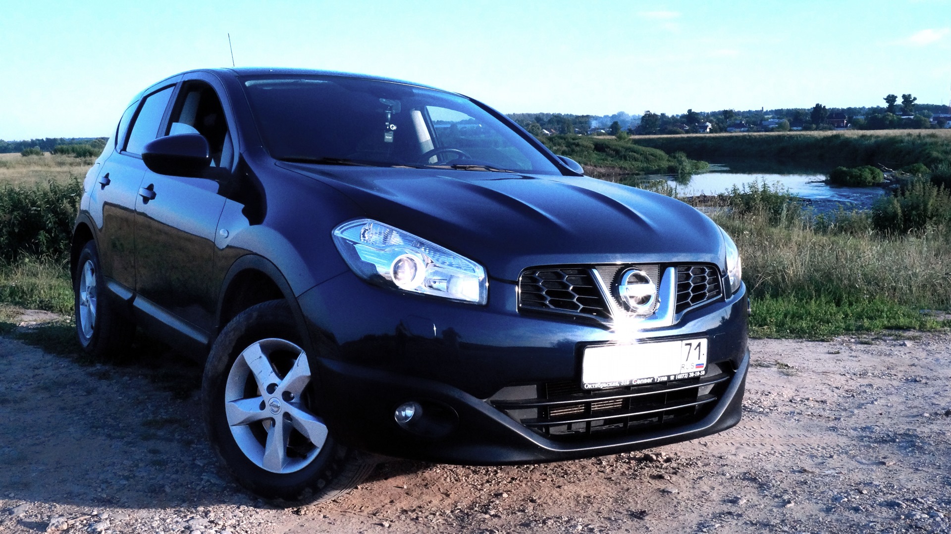 Nissan Qashqai 2009 2013 синей