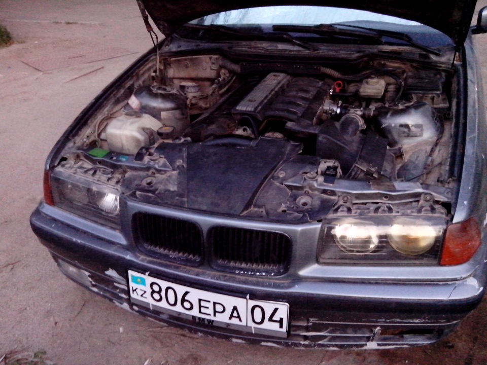 Замена воздушного фильтра — BMW 3 series (E36), 2 л, 1994 года | своими ...