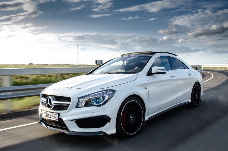 Cla 45 amg. Бело черный Мерседес CLA. CLA белый. Mercedes CLA second Row. CLA 2015 Dark Light.