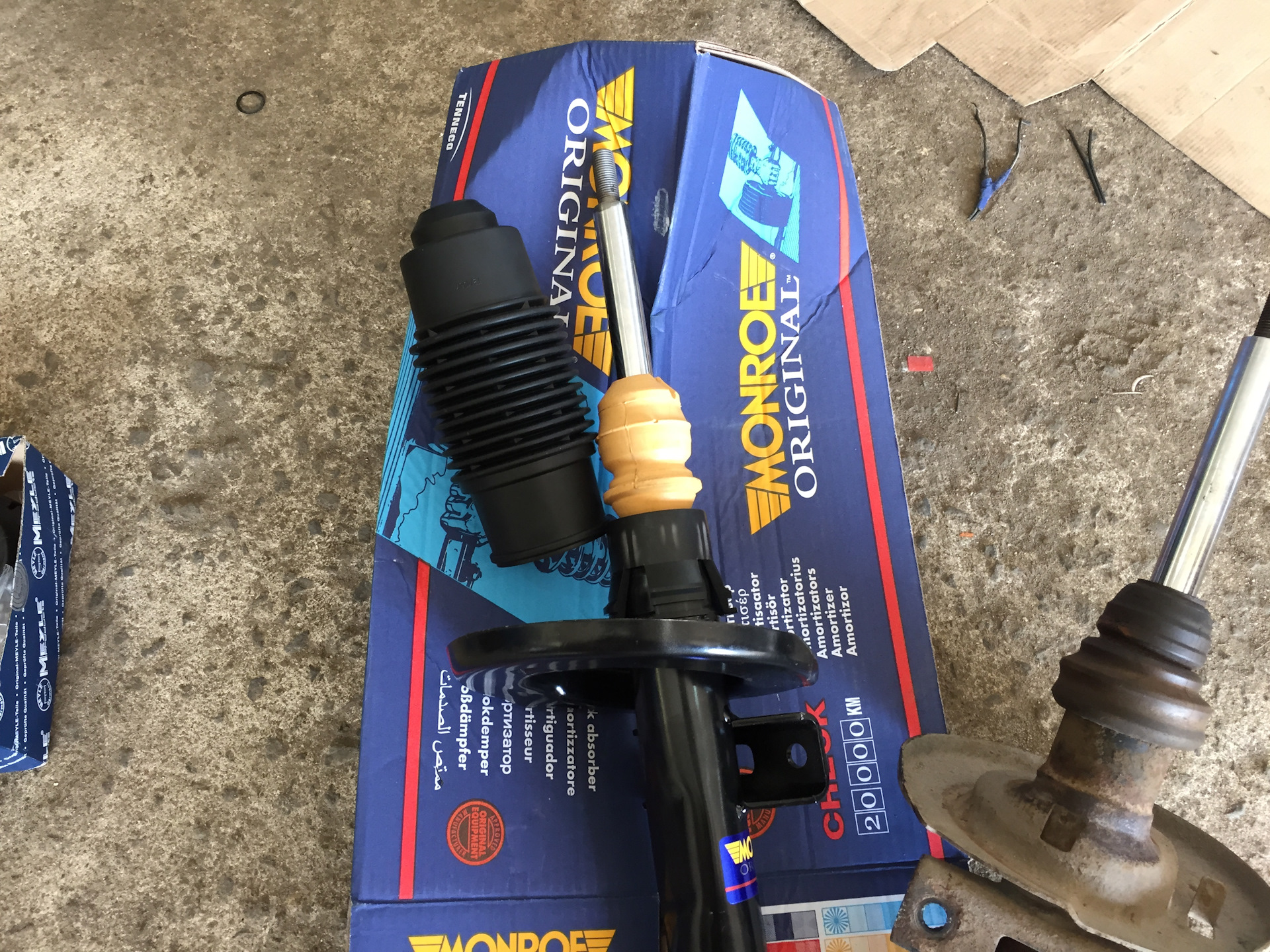 Honda mobilio spike замена опоры амортизатора. сеат кордоба задняя стойка. передние амортизаторы gabriel. амортизаторы драйв 2. амортизатор hola s454.