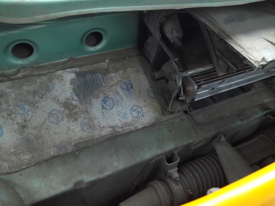 Замена моторедуктора заслонки отопителя — Lada 21102, 1,5 л, 2000 года ...