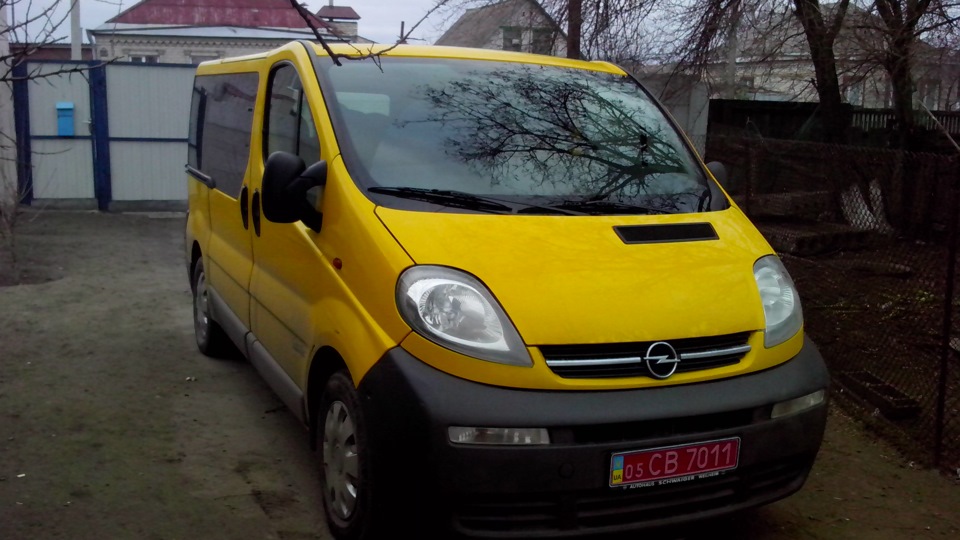 Опель Виваро 1.9. Опель Виваро 2004 года. Двигатель Opel Vivaro 1.9. Опель Виваро 1 морда.