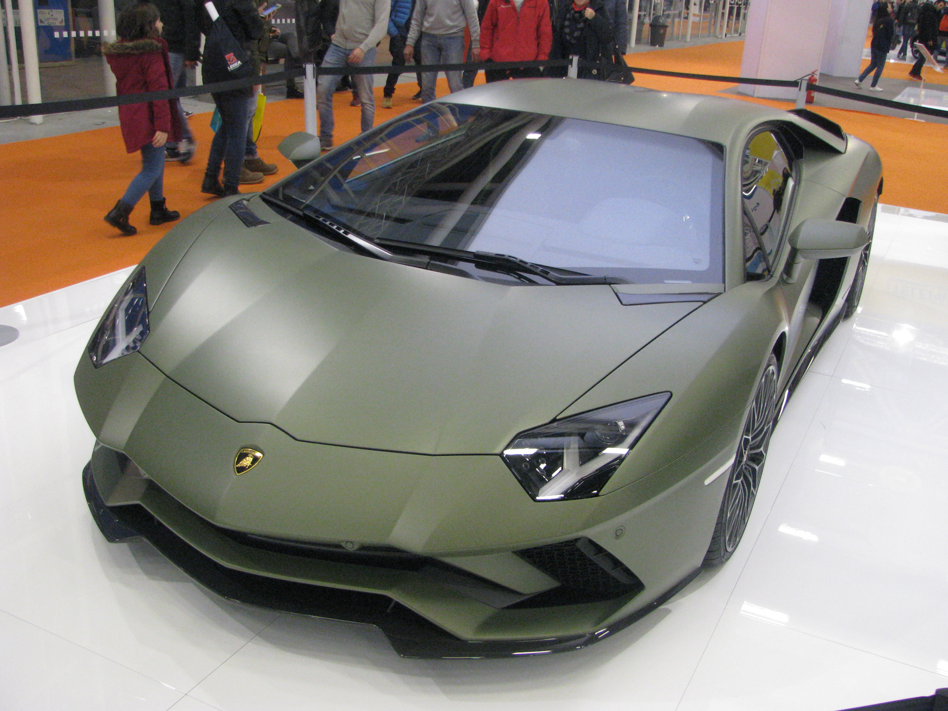 Lamborghini Aventador камуфляж