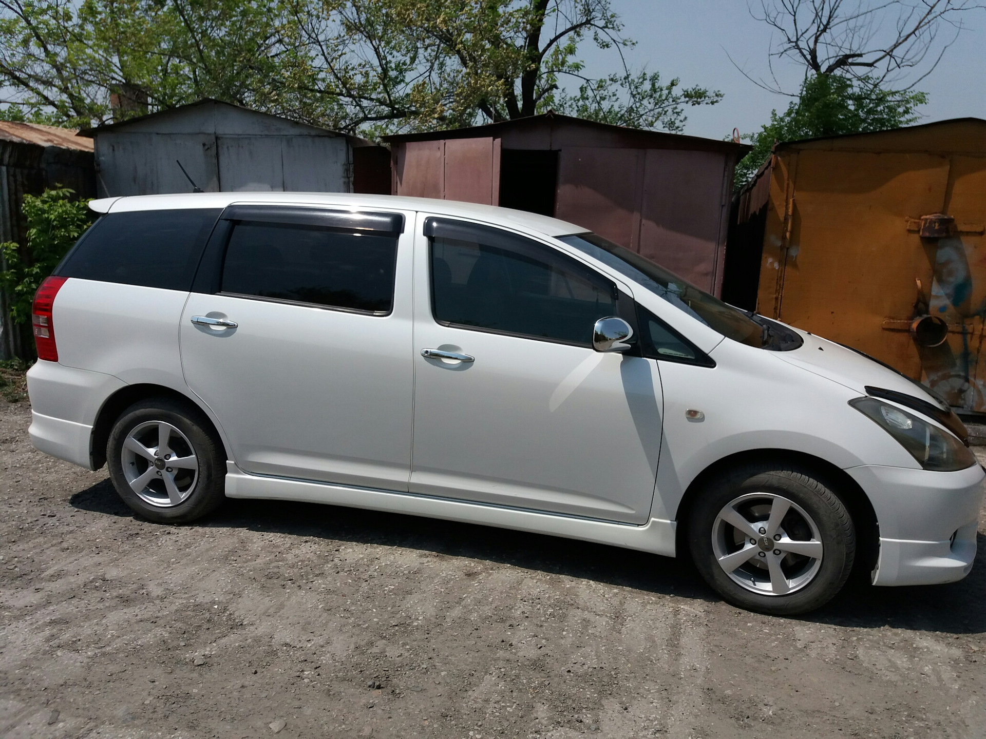 Тойота виш белый. Toyota Wish 2008. Тойота Виш 2010 белая. Toyota Wish 2008 года. Тойота Виш 2005 белый.