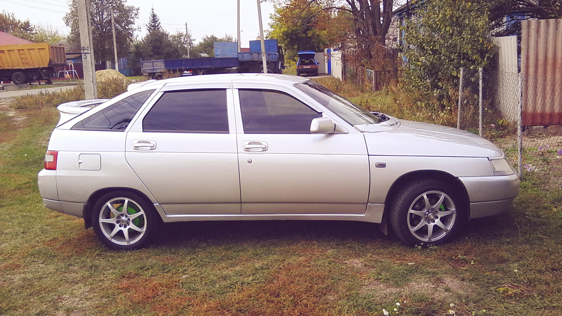 Авито авто калач. ВАЗ 2112 Снежная Королева на литье. ВАЗ 21124 Снежная Королева. ВАЗ 2112 цвет Снежная Королева. Лада 2112 Снежная Королева.