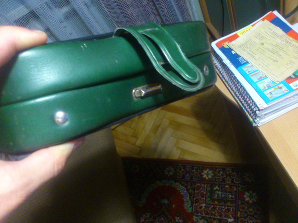 Зеленый с красно-коричневым — ГАЗ 2417