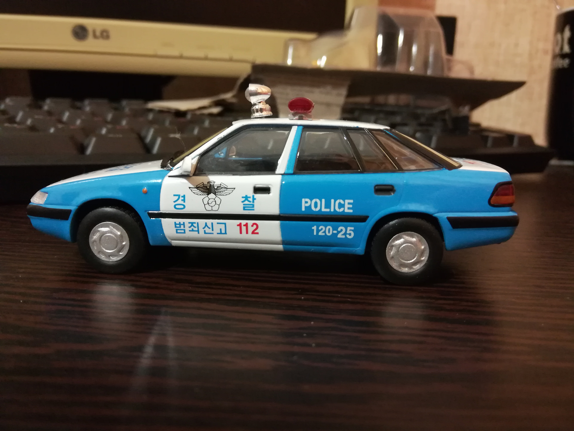 Полицейские машины мира, Daewoo Espero 1/43 — Daewoo Espero, 2 л, 1997 года  | просто так | DRIVE2