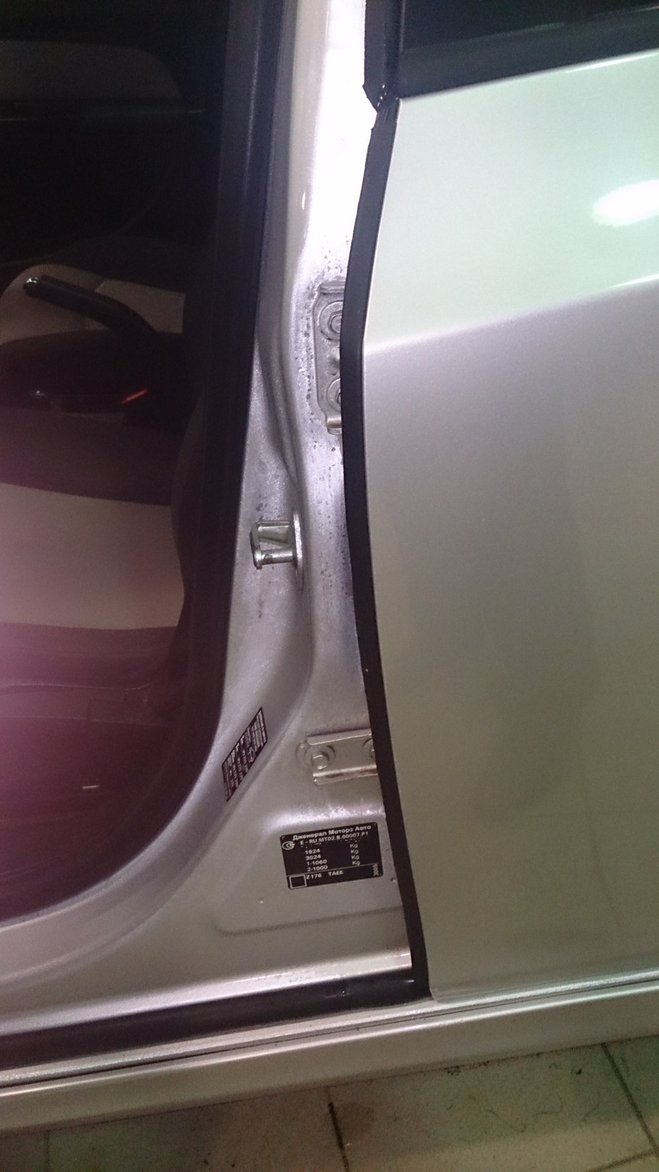 Уплотнитель задней двери — Chevrolet Cruze (1G), 1,8 л, 2011 года ...