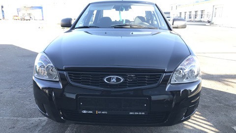 Черная приора на черных дисках r15