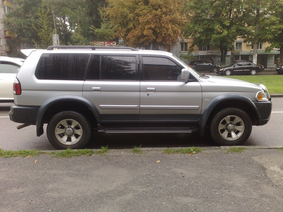 Мицубиси паджеро спорт кондиционер. Mitsubishi Pajero Sport 2005. Паджеро спорт 2005. Митсубиси Паджеро спорт 2005 года. Mitsubishi Pajero Sport 3.0 2005.