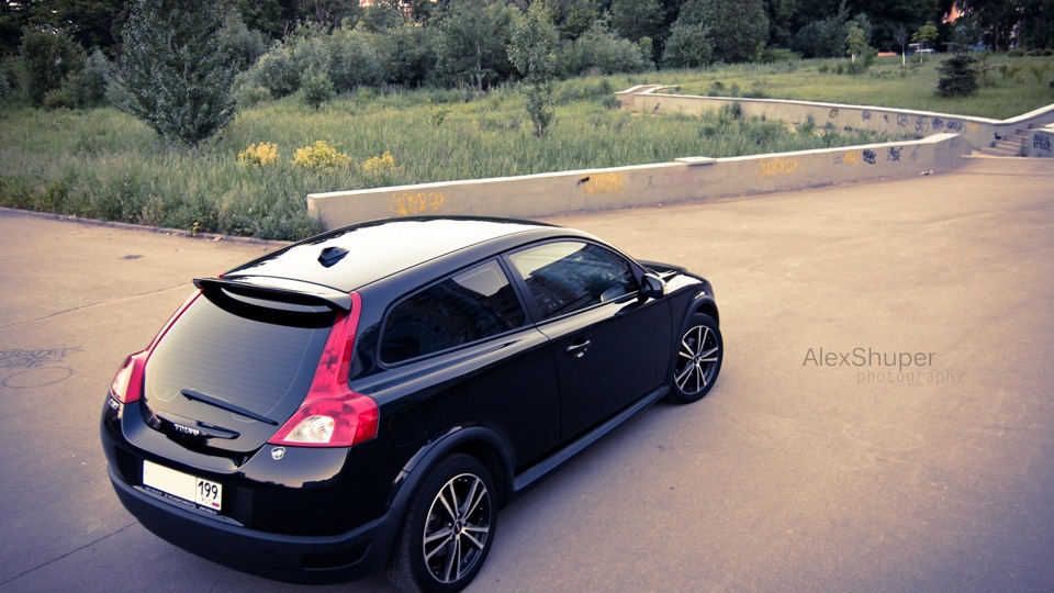 Volvo c30 1.6. Volvo c30 2.4. Черный Volvo c30. Volvo c30 r Design. Volvo shooting Brake.