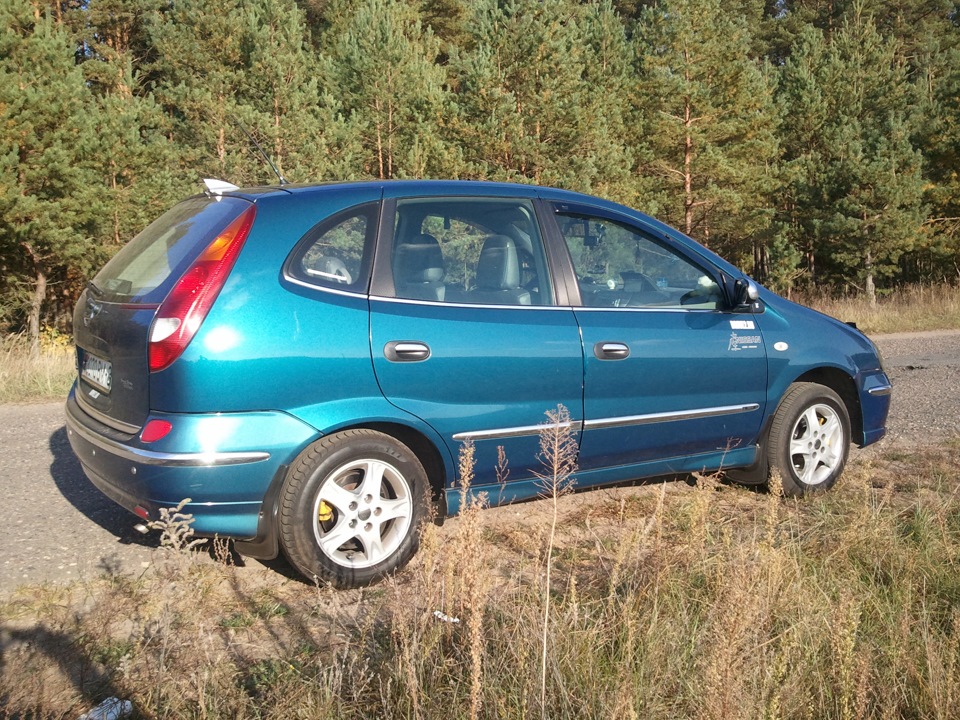 Nissan Almera Tino 2002