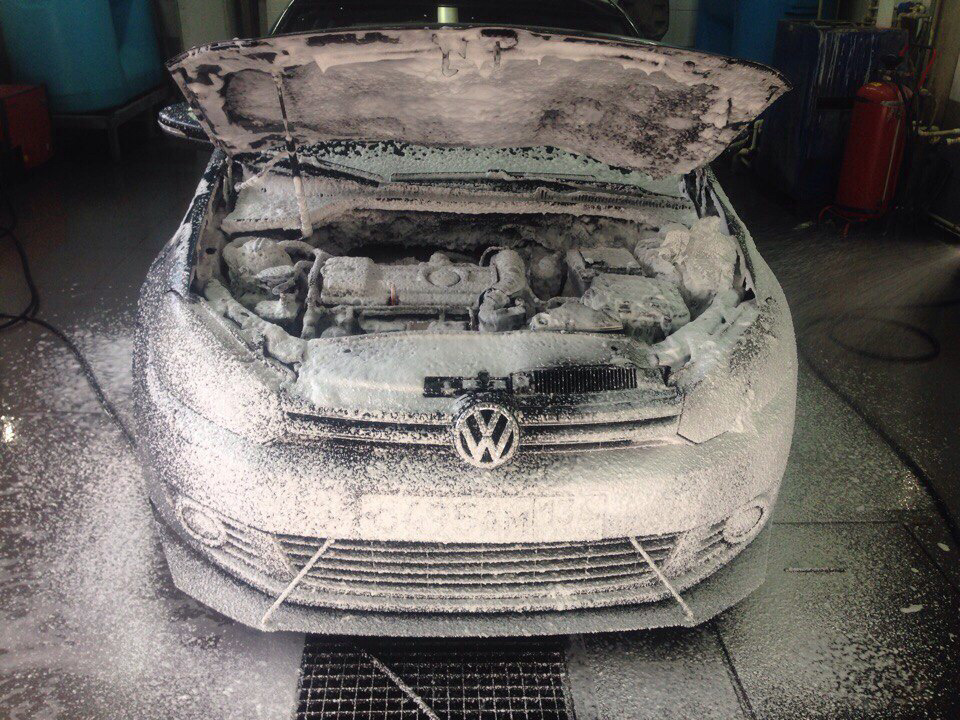 Мойдодыр под капотом — Volkswagen Golf Mk6, 1,4 л, 2011 года | мойка ...