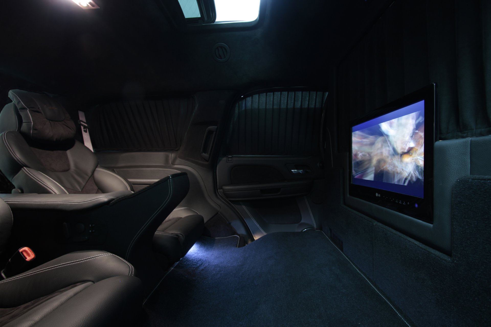 Под vip. Escalade 5 Night Interior.