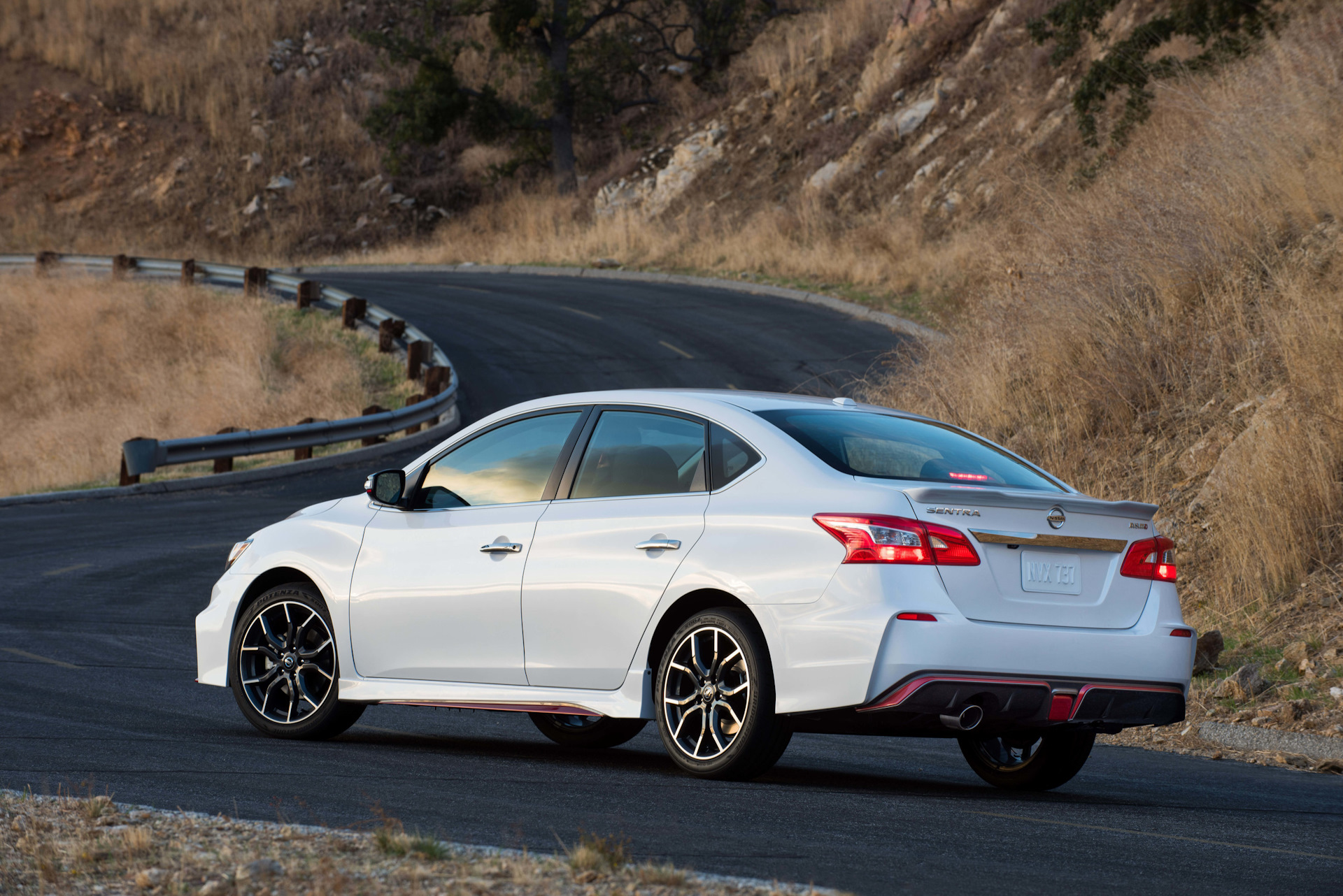 Nissan Sport sedan