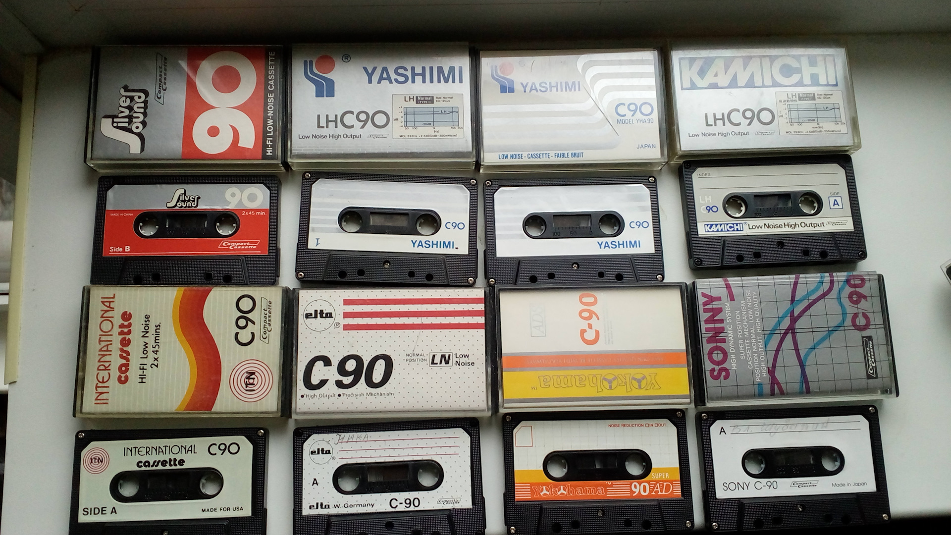 C 90. Кассета для магнитофона Silver c 90. Аудиокассета Yashimi c90. Cassette c90 2001. Интернационал кассета с 90.