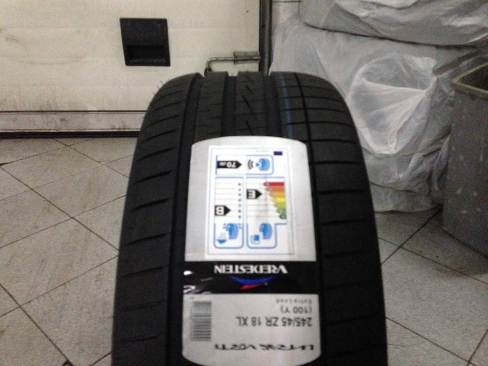 Ikon tyres 245 45 r20. Vredestein Ultrac Vorti. Vredestein Ultrac Vorti 355/25r24 100y XL (лето) (357124). Vredestein Ultrac Satin r19. Vredestein 245/45 r18 100y Vredestein Ultrac Satin XL.