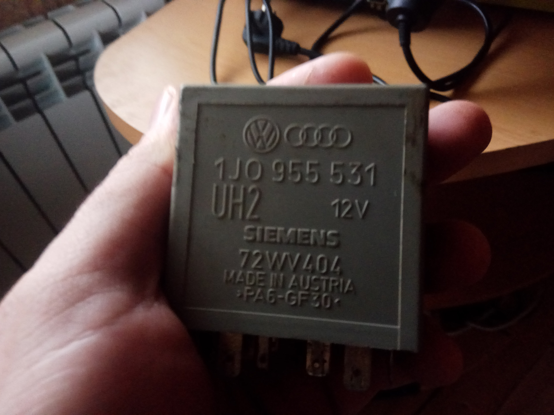 Где находится реле дворников гольф "бешенство" дворников - Volkswagen Golf Mk4, 1,8 л, 1998 года своими руками DRIV