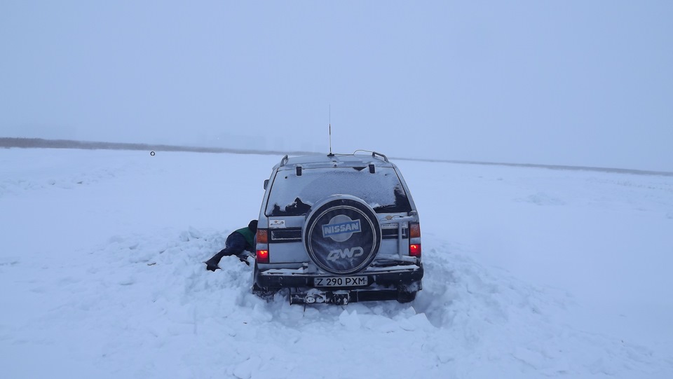 Самырык ралли 4 этап, судим капаем — Nissan Terrano I, 2,4 л, 1988 года ...